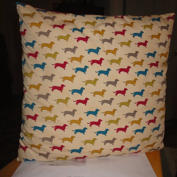 Dachshund Toss Pillow - Picture 1 of 2
